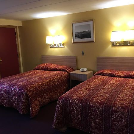 Holiday Motel Waynesburg Bagian luar foto