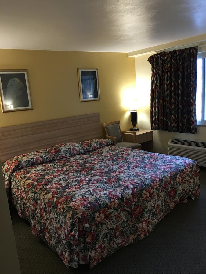 Holiday Motel Waynesburg Bagian luar foto